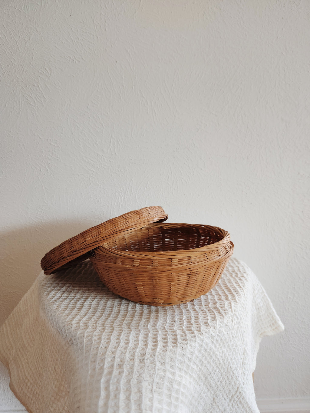 Vintage Basket with lid | Functional basket | Bathroom Decor | kitchen decor | boho home